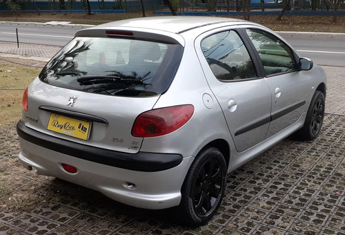 Imagem 14 de 19 de Peugeot 206 1.4 Presence Fx