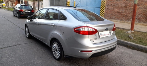 Imagen 5 de 17 de Ford Fiesta Kinetic Design 1.6 Sedan Titanium Powershift