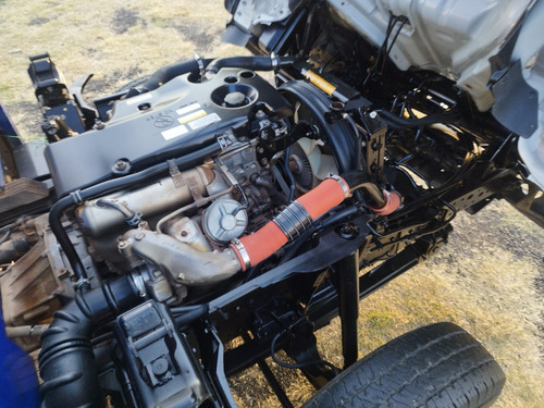 Isuzu Elf-300 Año 2016 Con Caja Refresquera O Chasis Cabina