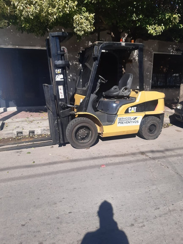 Autoelevador Caterpillar 3500 Kg