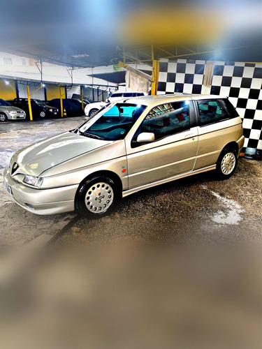 Imagem 1 de 8 de Alfa Romeo 145 Elegance