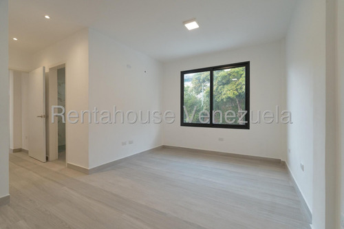 Casa (duplex) En Venta En El Cafetal, Distrito Metropolitano 25-17659