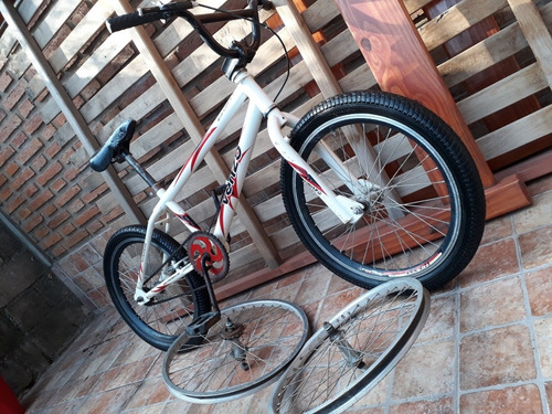 Venzo Infierno Rodado 20 Color Blanca