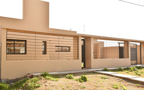 Imagen 1 de 17 de Casa En Venta De 2 Dormitorios Altos Romero
