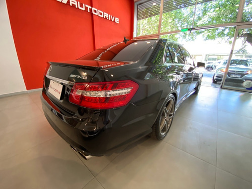 Imagen 4 de 25 de Mercedes Benz E 63 Amg 2011