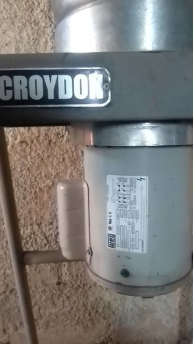 Imagen 3 de 3 de Licuadora Industrial, Marca Croydon, Basculante Usada.