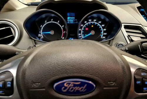 Imagem 8 de 15 de Ford Fiesta 1.6 Titanium Power Shift 2016