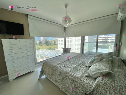 Venta De Apartamento De 3 Dormitorios En Icon Brava Punta Del Este