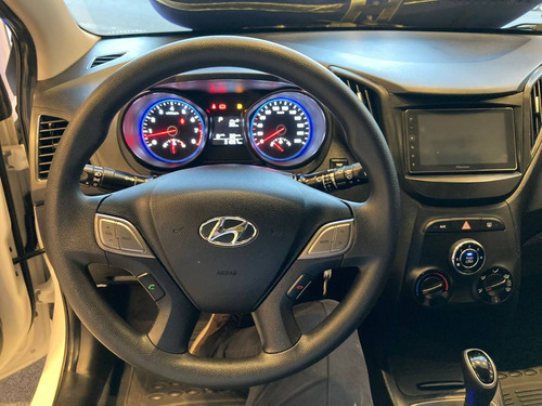 Imagem 4 de 8 de Hyundai Hb20 1.6 Comfort Plus 16v Flex 4p Automático