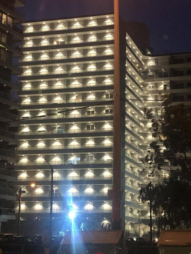 Imagen 2 de 20 de Departamento - Malvín-complejo Pilay - 1 Dorm Con Amplia Terraza Con Renta