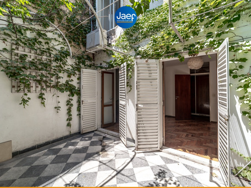 Departamento En Planta Baja Con Patio Exclusivo En Pichincha