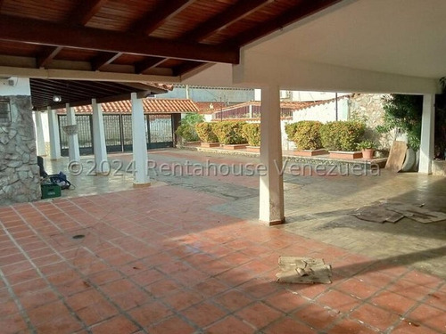 Amplia Y Cómoda Casa En Venta. La Asunción, Isla De Margarita.