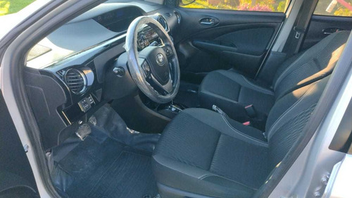 Imagem 3 de 11 de Toyota Etios 2018 1.5 16v Xs Aut. 5p