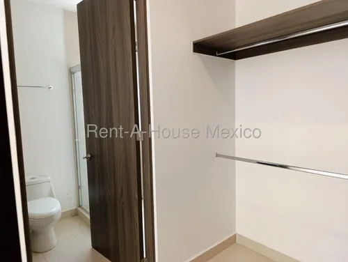 Se Renta Casa En Zibata Condominio Ankara Ofrece 3 Recamara Una En Pb Qh25-2527