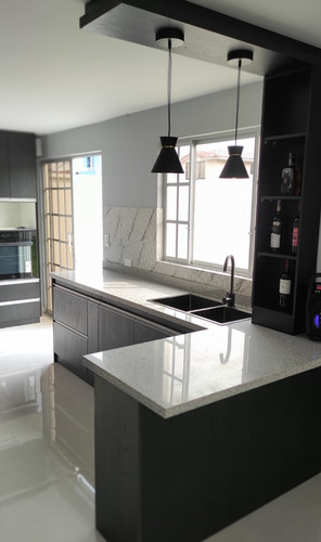 Imagen 5 de 27 de Valle De Los Chillos, A 5 Minutos Del Colibrí, Urb. Banco De Fomento, Preciosa Casa Por Estrenar, Totalmente Independiente Full Acabados, Cerca Al Supermaxi, Gestionamos Tu Crédito.