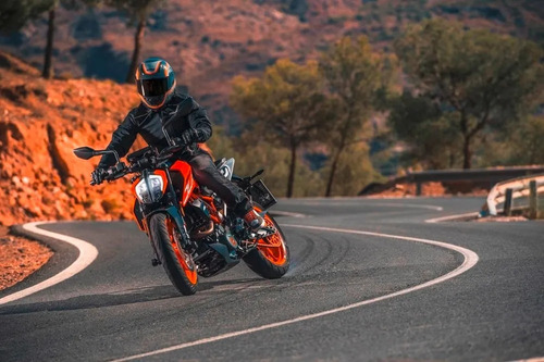 Imagen 9 de 16 de Duke 390 Km Moto Deportiva Financiada Urquiza Motos 2023