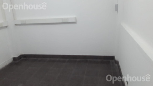Venta Excelente Edificio Comercial En Centro De Pilar - Zonificacion Uca