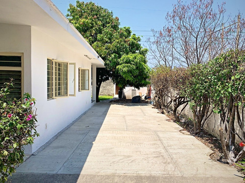 Imagen 1 de 14 de Casa De 3 Recámaras, 2 Baños Y Árboles Frutales