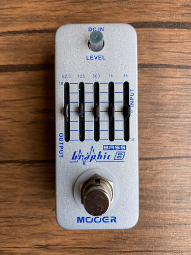Bass Preamp Mooer Graphic B