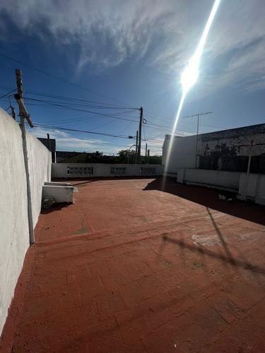 Casa A Reciclar Sobre Lote Propio De 8 X 17.32