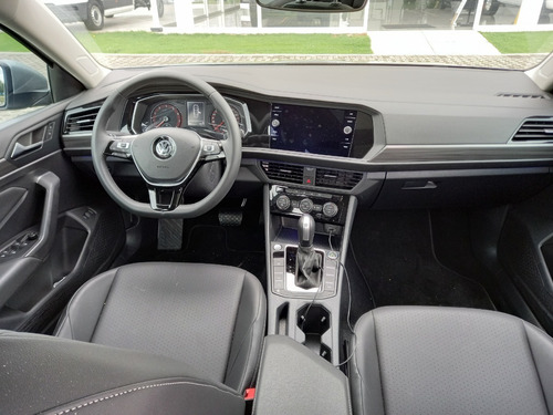 Volkswagen Jetta A7 Highline 1.4t At