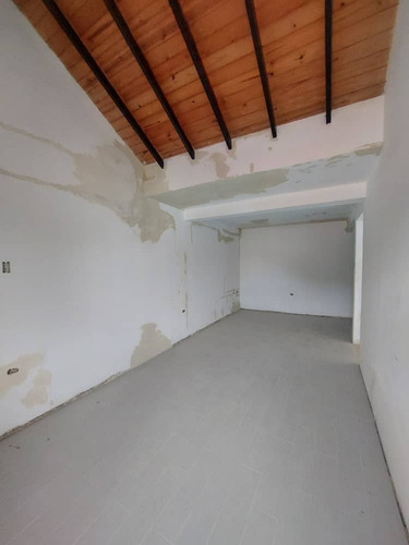 Imagen 20 de 30 de Townhouse En Altos De Monte Alegre, Tazajal, Naguanagua. Vende Crismelia Castillo