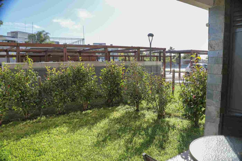 Departamento En Lagoon Pilar Con Cochera Y Jardin