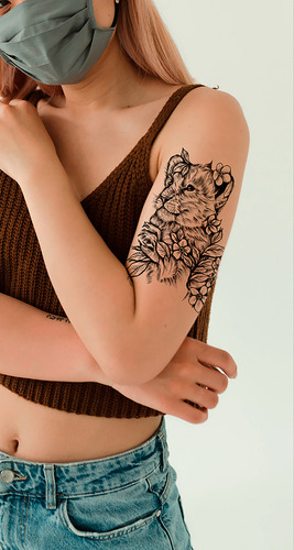 Tatuagem Temporária - Filhote Leoa Flores Delicada - Unissex