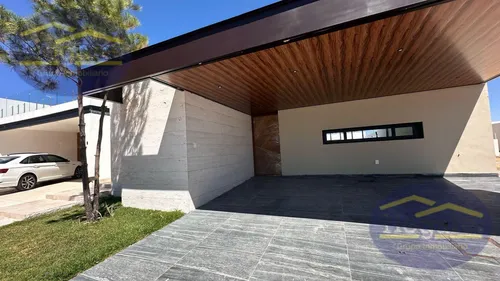 Casa En Venta Dentro De Cluster En La Campiña Residencial León Gto