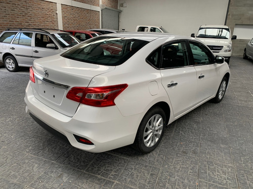 Nissan Sentra B 17 2018 Caja De 6ta Exlente Solo Km 7800