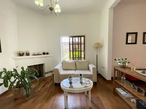 Venta Casa Apto Credito - 4 Ambientes - Centro - Luján