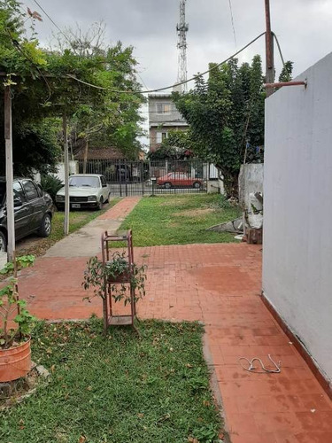 Imagen 4 de 14 de Casa A Refaccionar En Venta - Castelar Norte