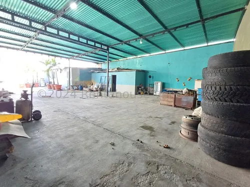*jl/oportunidad De Negocio Galpón Cerrado 1 Abierto, 2 Casas Local Y Mas En Venta Barquisimeto, Centro Lara, Venezuela/ José López # 24-15926 / 920 M²