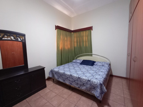 Imagen 26 de 30 de Vendo Belleza De Casa Ubicada En Esquina, 4 Dormitorios, Alta Plusvalia Y Seguridad