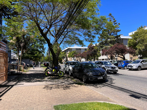 Vende Depto. Excelente Ubicación (65593)