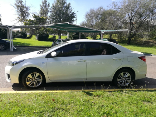Toyota Corolla Xei 1.8 2016 Blanco Automático Cuero