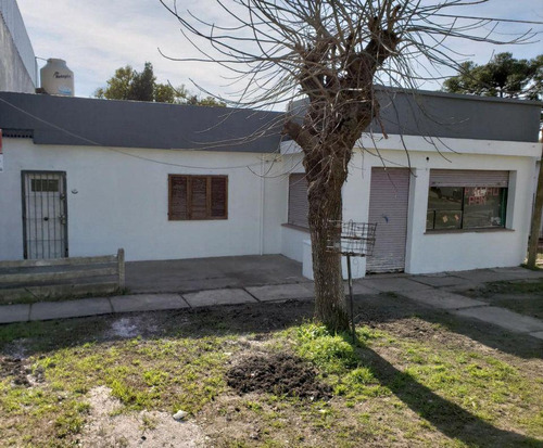 Casa En Venta - 2 Dormitorios 1 Baño - 420mts2 - Ensenada