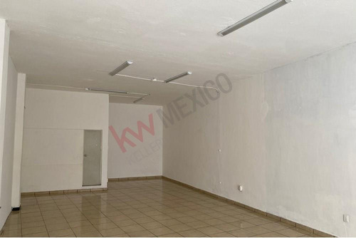 ¡renta De Local Comercial Con Excelente Ubicación En El Centro!