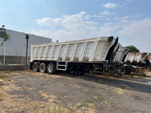 Vilchis - Volteos Modelo Pegaso, 26 Y 32 Mt3, Neumáticas