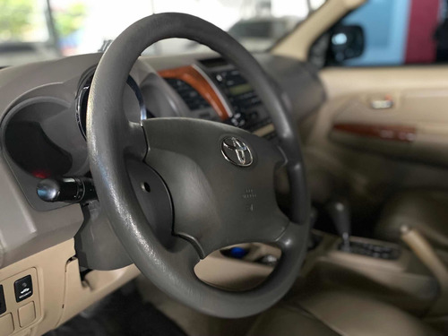 Imagen 2 de 4 de Toyota Fortuner Automático
