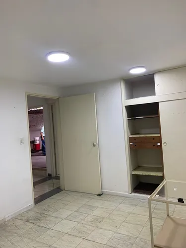 Casa Con Excelente Ubicacion Y Valorizacion. Es Una Muy Buena Oportunidad De Inversion.