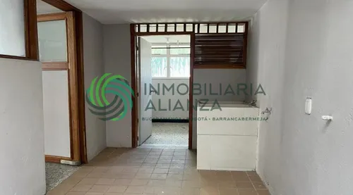Apartamento En Venta En Cabecera Del Llano. Cod V61581