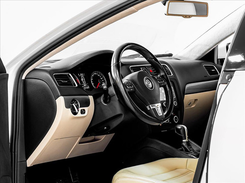 Volkswagen Jetta 2.0 TSI HIGHLINE 200CV GASOLINA 4P TIPTRONIC