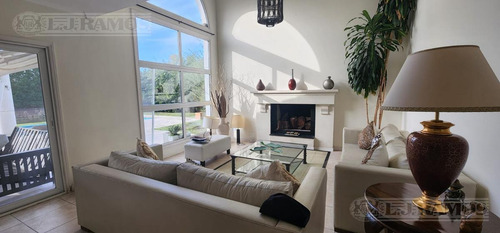 Imagen 12 de 30 de Casa En Alquiler En Barrancas Del Lago -nordelta