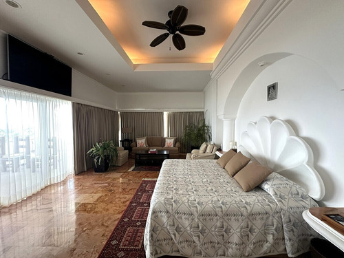Departamento En Venta En Cancún En Residencial Del Mar Con Alberca Privada: