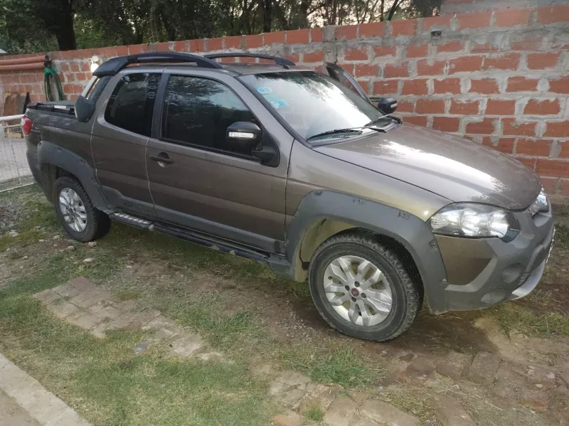 Fiat Strada Adventure Cd 1.6 Locker