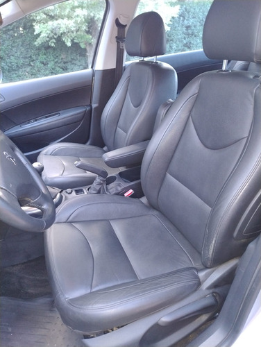 Peugeot 408 2.0 Allure Nav 143cv