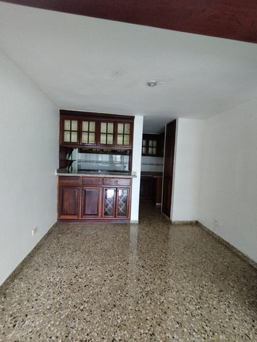 Imagen 7 de 9 de Alquilo Apartamento Clasico En Muy Buena Ubicacion