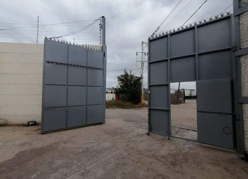 En Renta Bodega Industrial, Con Anden Y Oficinas, En La Deportistas