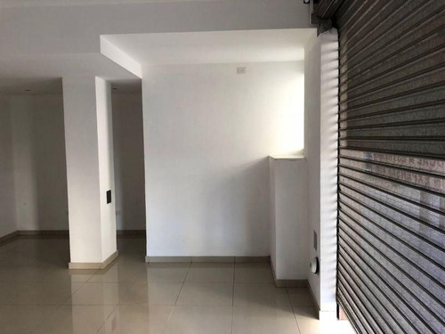 Local En Venta En Villa Luro